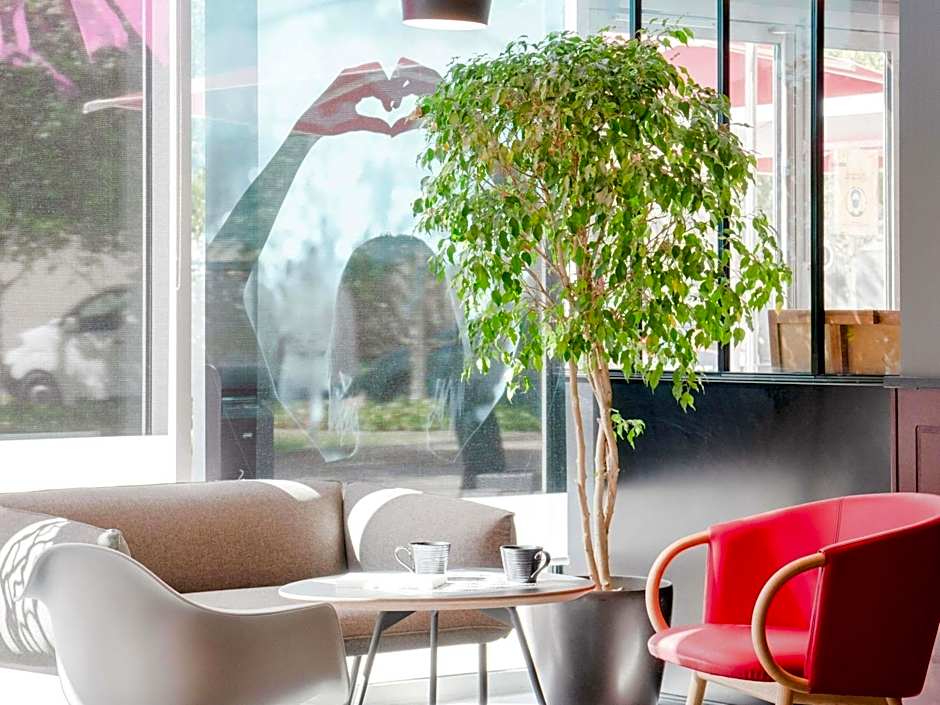 ibis Lyon Caluire Cite Internationale