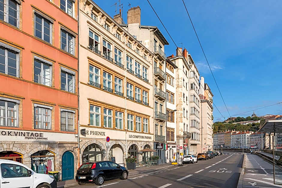 Le Phenix Hotel