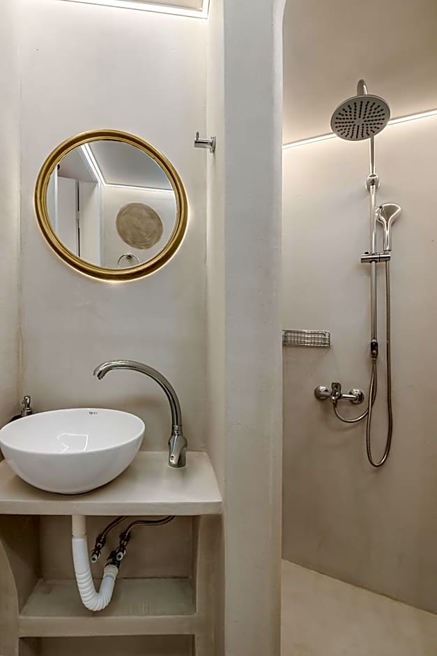 Vincenzo Harmony II- Rethymno old town