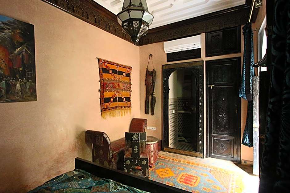 RIAD MAKENE MOUCHKILL