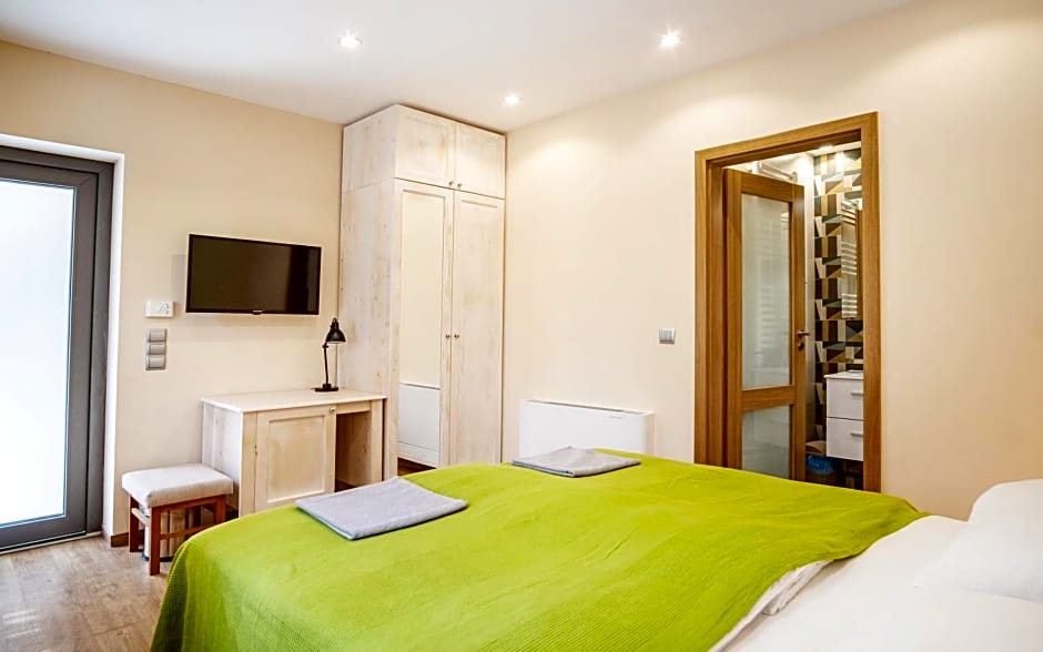 Kiss-Henézi Guest House