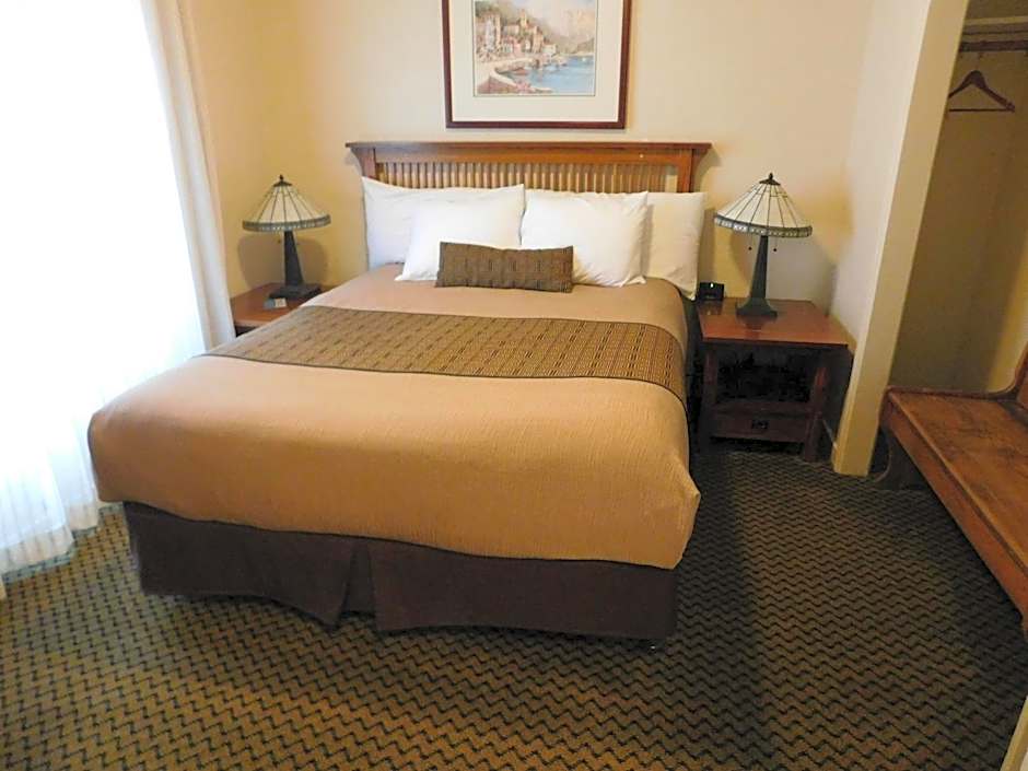 Capitola Venetian Hotel