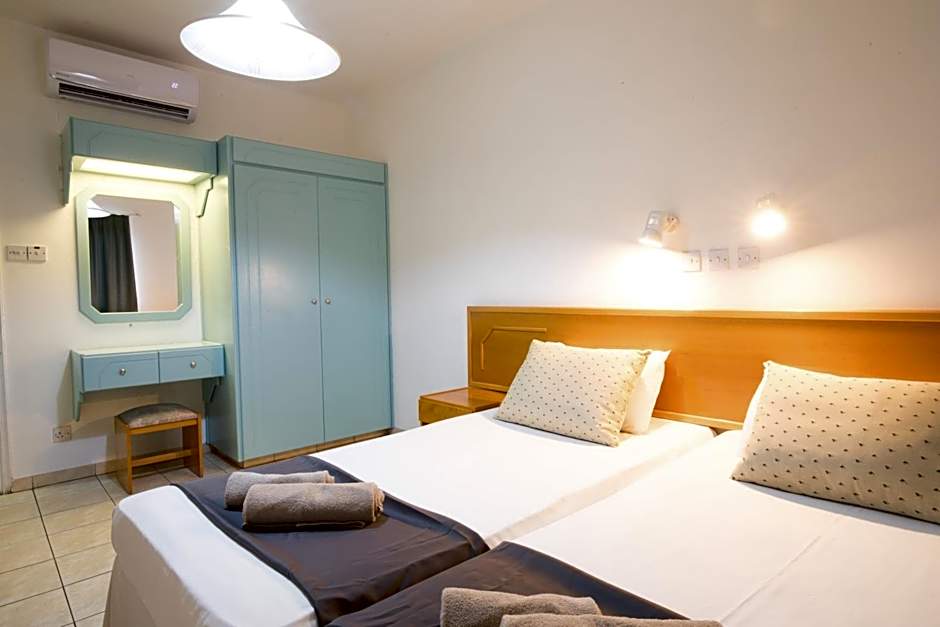 DebbieXenia Hotel Apartments