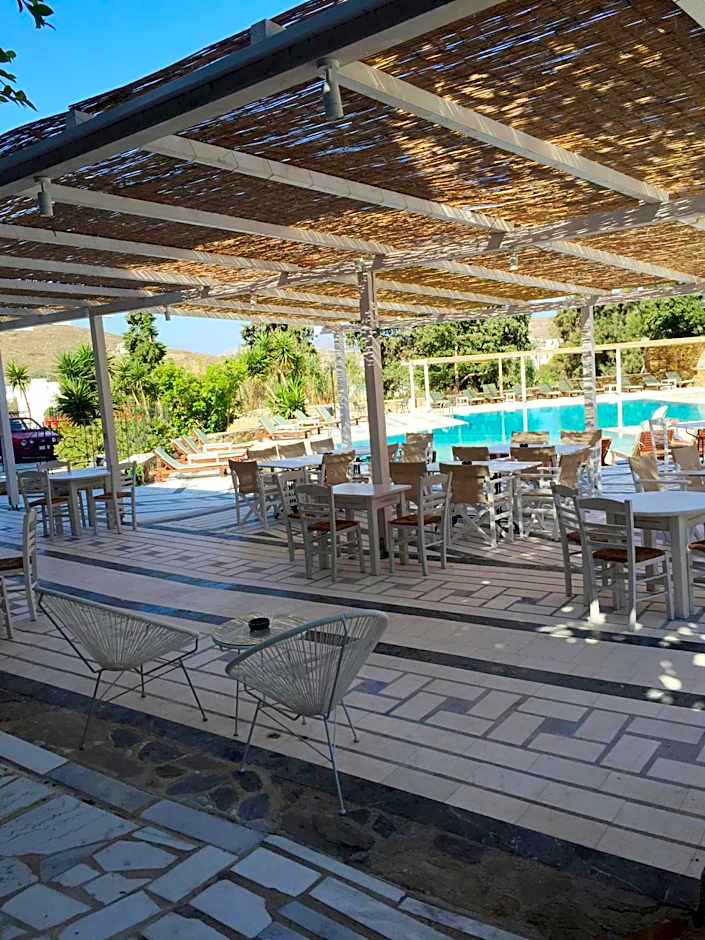 Armadoros Hotel / Ios Backpackers