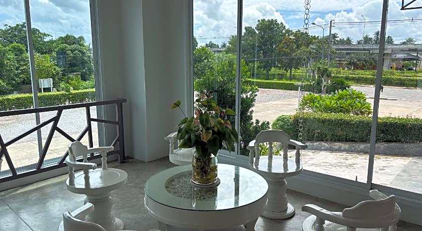 Southgate Residence Hotel