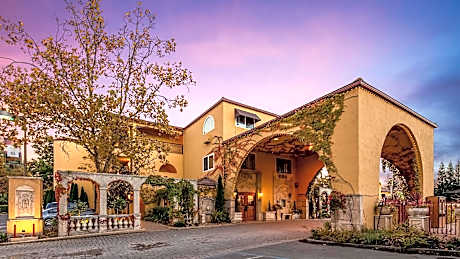 2 Queen Beds, Casa Siena Building, Nonsmoking