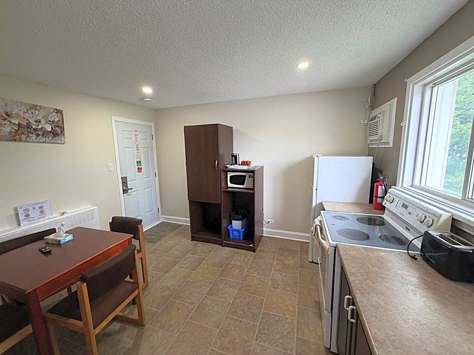 Perth Plaza Inn & Suites