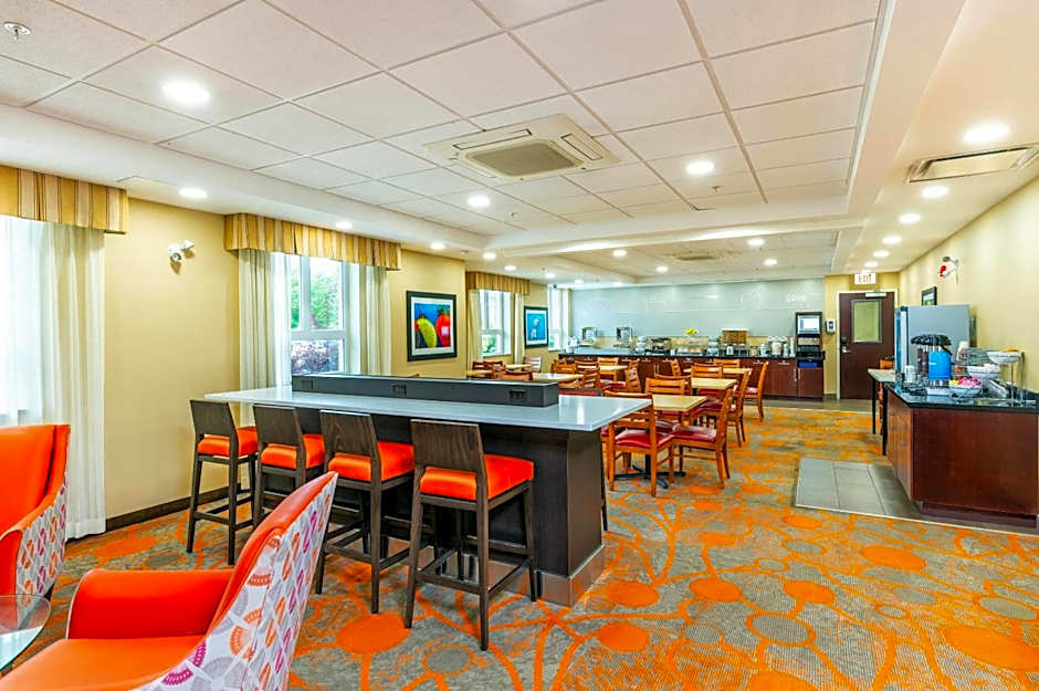 Comfort Inn & Suites