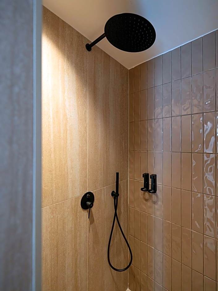 Anemelia way of living