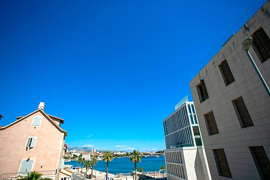 Garden Apartment Hotel Split