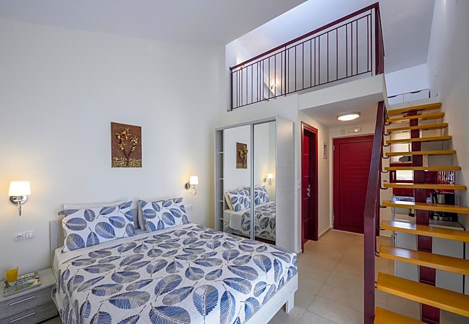 Elpiniki Luxury Rooms