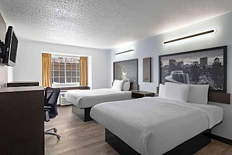 Deluxe Queen Room - Disability Access/Non-Smoking