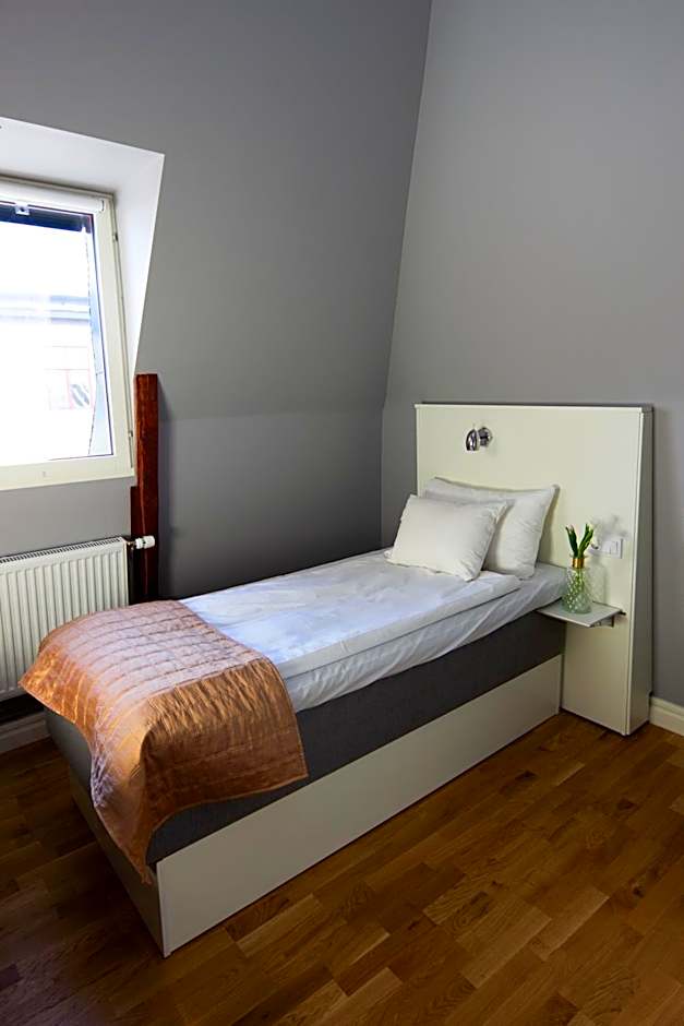 Photo 1 of 14 of Single Room