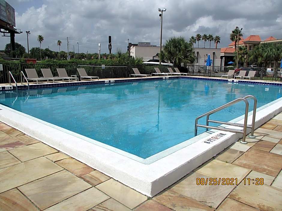 Quality Inn & Suites Kissimmee by The Lake