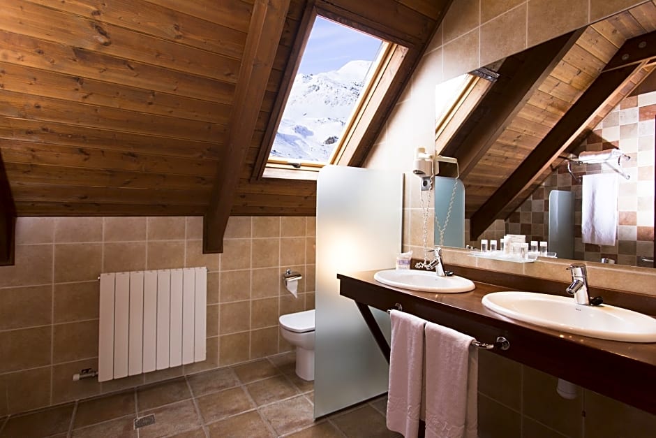 Fun Aragon Hills Hotel & Spa