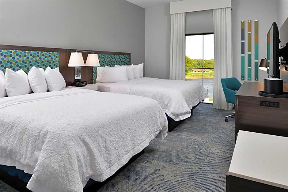 Hampton Inn by Hilton Cedar Falls Downtown