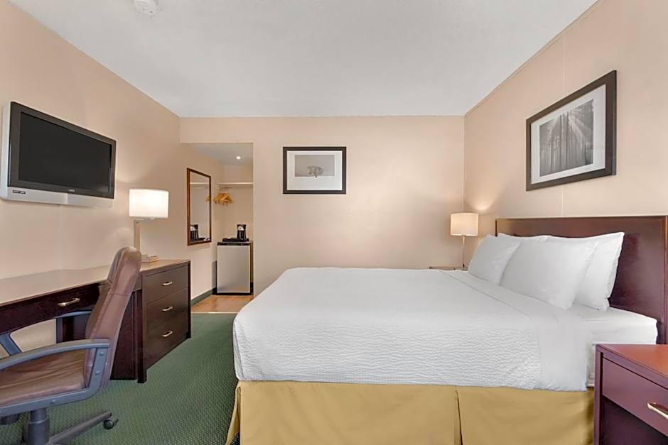 Days Inn by Wyndham Lethbridge