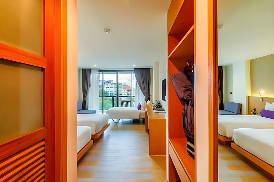 The Lunar Patong Hotel