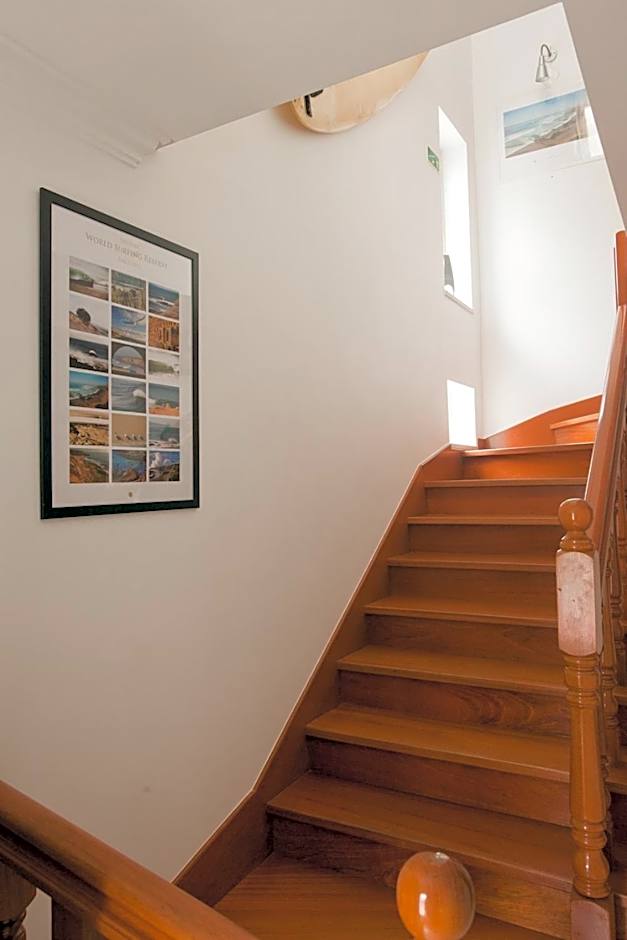 Ericeira Chill Hill Hostel & Private Rooms