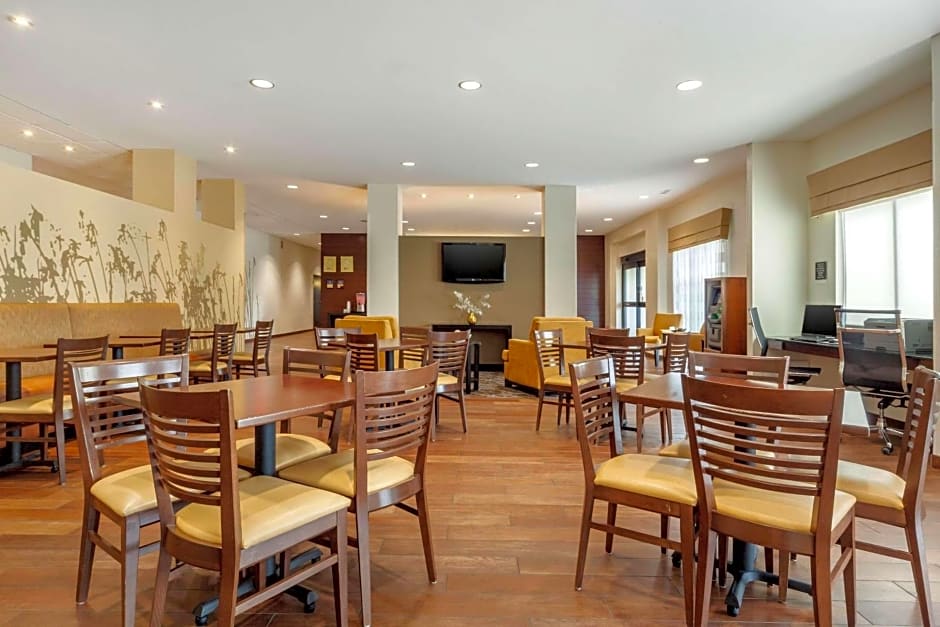 Sleep Inn & Suites Fargo Medical Center
