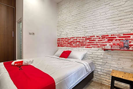 RedDoorz Syariah @ Jl. Cengger Ayam Dalam