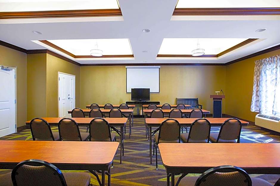 La Quinta Inn & Suites by Wyndham Tupelo