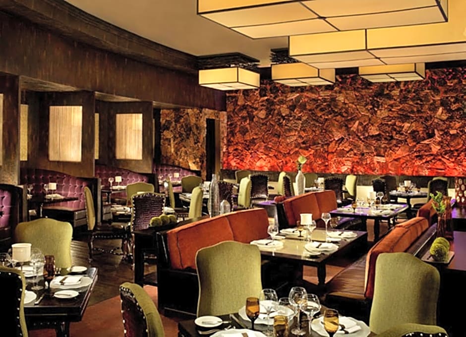 Silverton Casino Lodge - Newly Renovated