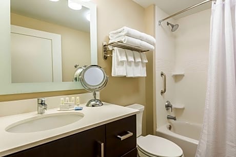 Studio Suite, 2 Queen Beds (Mobility/Hearing Accessible, Tub)