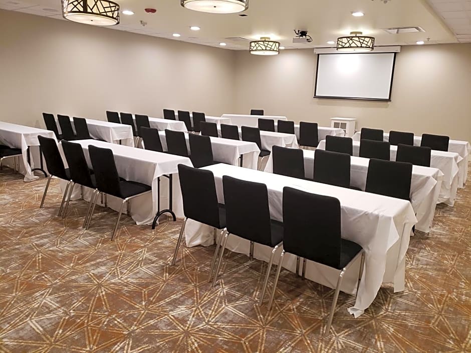 Holiday Inn Tacoma Mall by IHG