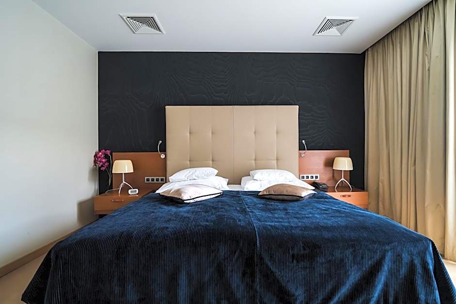 Mikado Hotel