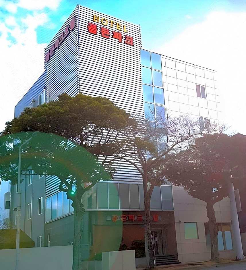 Golden Park Hotel