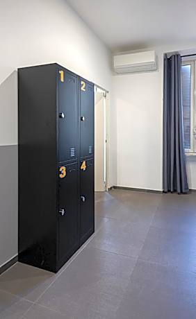 Bed in 8-Bed Mixed Dormitory Room