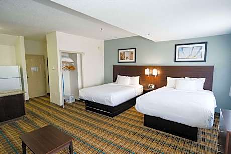 Double Suite with Two Double Beds - Non-Smoking