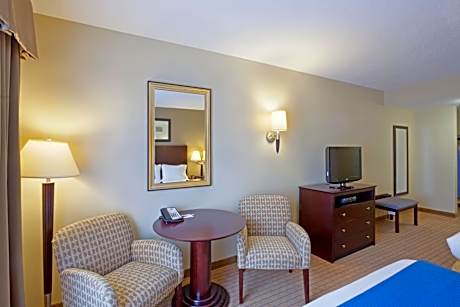Standard King Room with Roll-In Shower - Communications Access