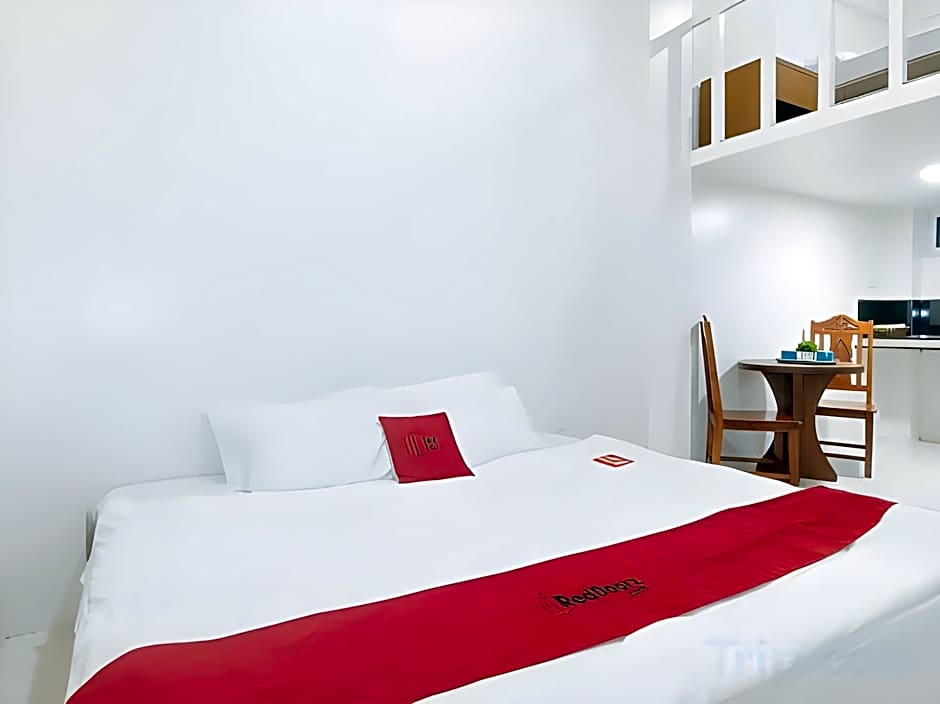 RedDoorz @ Alaminos Pangasinan