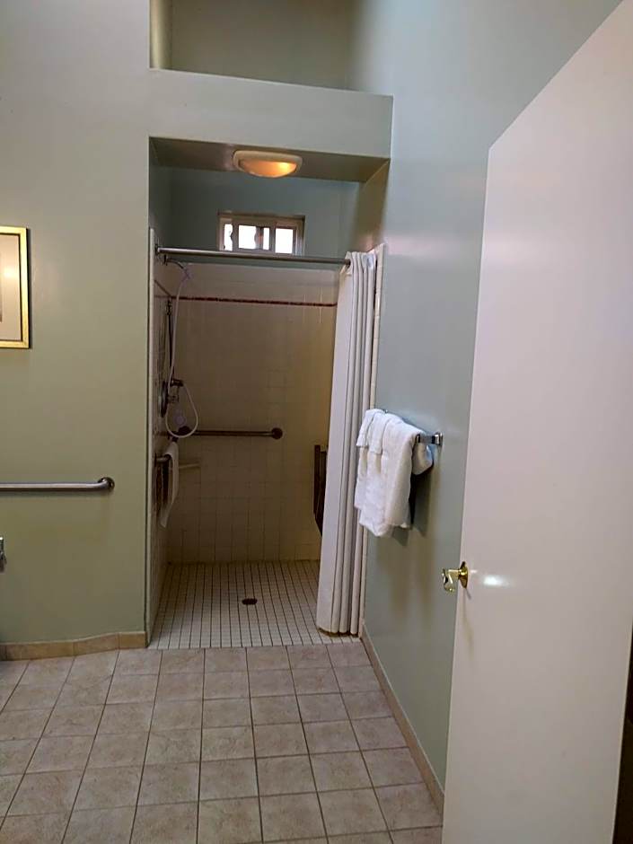 Butterfly Grove Inn