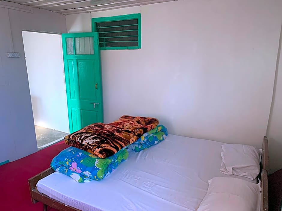 Hotel the Embassy – Srinagar, PA
