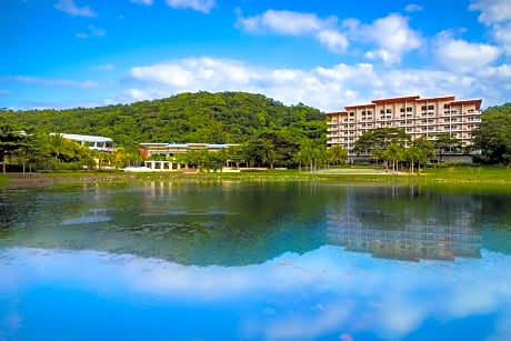 Pico Sands Hotel