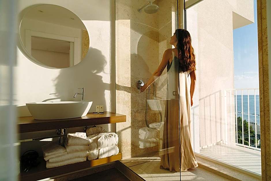 NUMA HOTEL