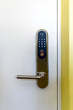 Deluxe Double Room with Shower