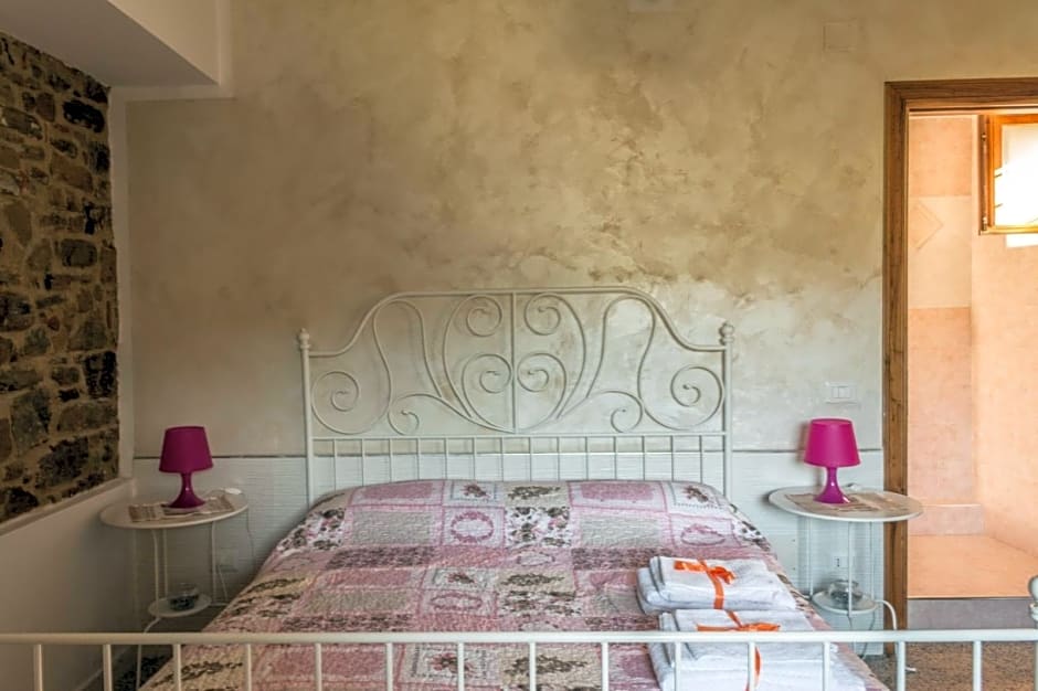 Casale storico nella campagna cilentana