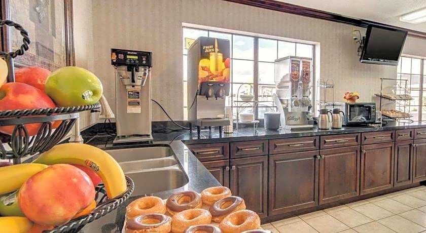 Econo Lodge Inn & Suites El Paso