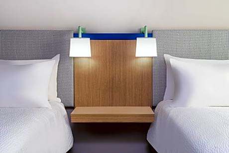 Standard Queen Room with Two Queen Beds and Shower - Mobility Accessible