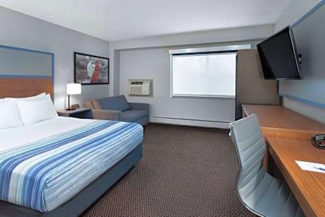 Queen Room - Mobility Access/Non-Smoking