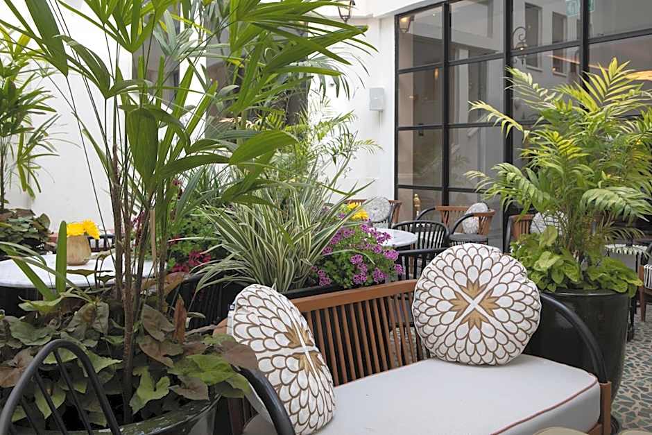 Rephael House Boutique Hotel