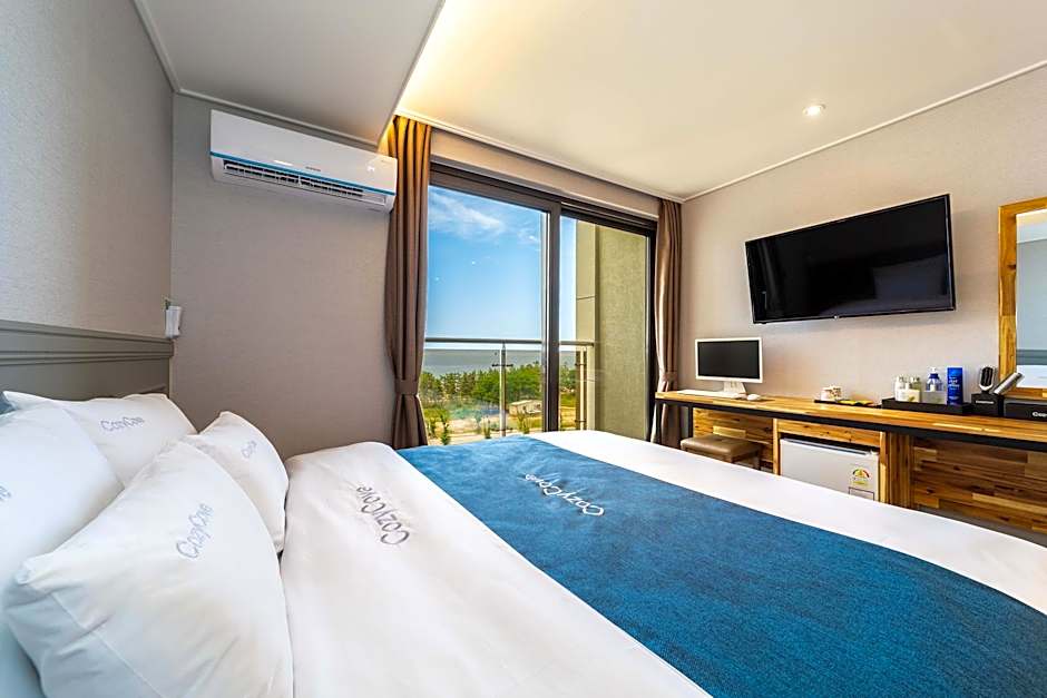 CozyCove Boutique Hotel