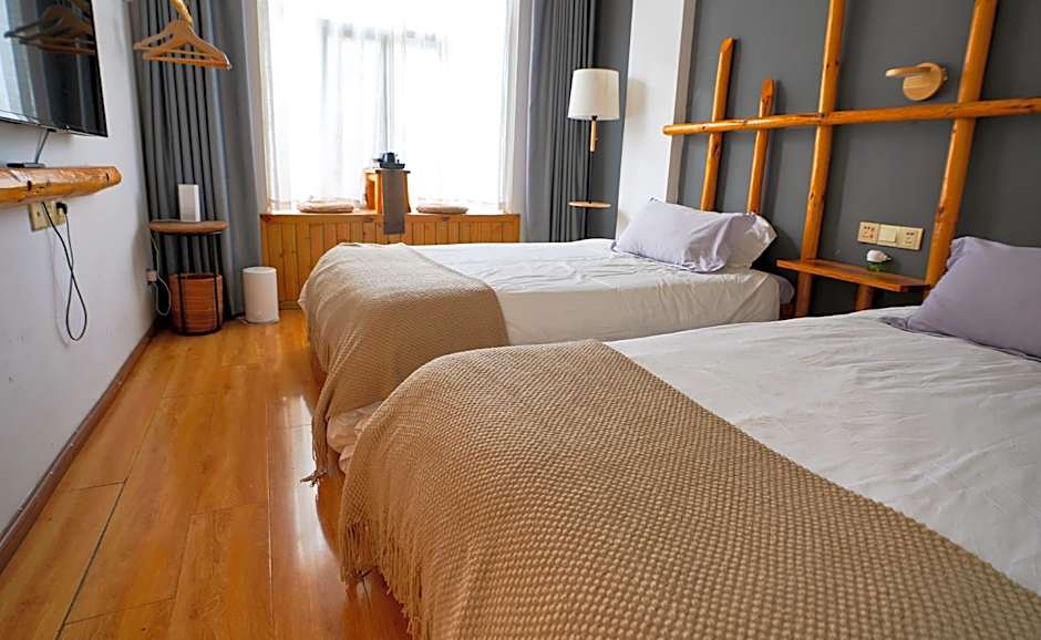 Lijiang Lvyeanjia Inn