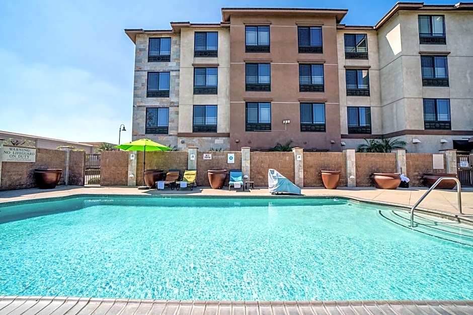 Country Inn & Suites by Radisson, Ontario at Ontario Mills, CA
