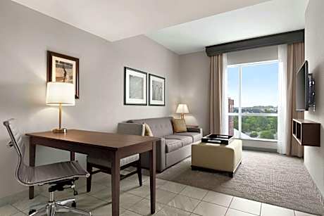 1 KING BED 2 ROOM SUITE