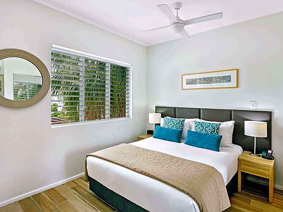 Mantra PortSea Port Douglas